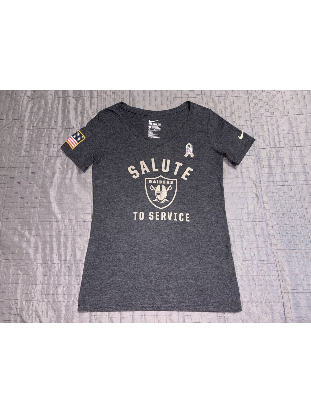 Nike Las Vegas Raiders Salute To Service T Shirt Womens S Gray NFL Military